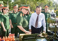 Gen. Nguyen Trong Nghia attends training season launch at Division 5, works in Tay Ninh